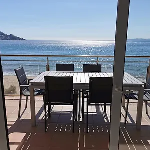 https://fantastico-apartamento-en-primera-linea-de-mar.topcostabravahotels.com